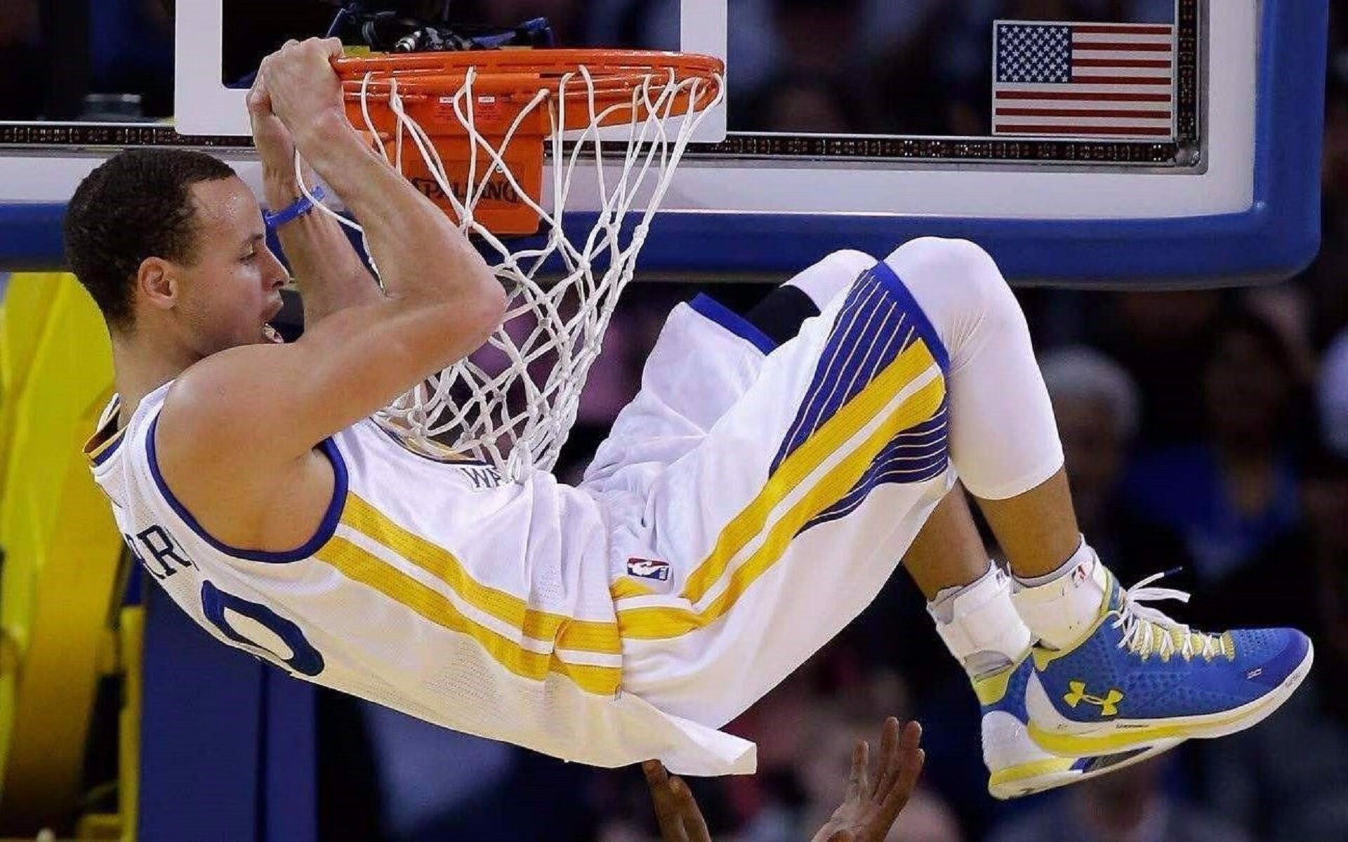 从NBA淘汰赛到世界杯舞台,贝恩如何用跨界统治力重写体育叙事